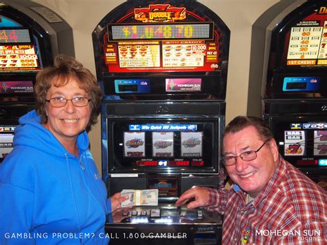 mohegan sun slots winners.